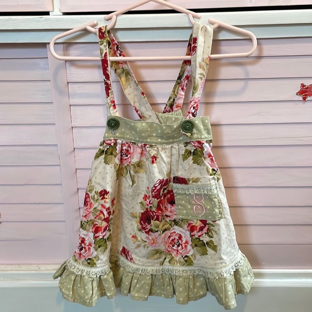 Handmade top with embroidered ‘S’